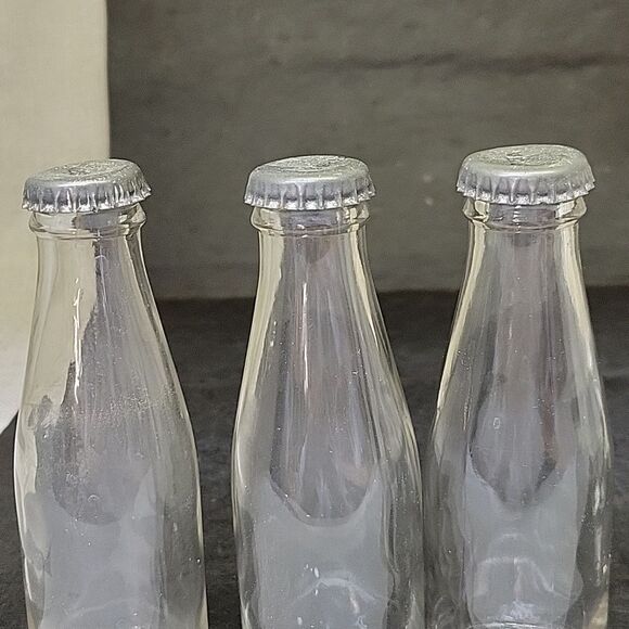 VINTAGE 1961 SMALL 6 OUNCE NORTHWESTERN GLASS CO. GLASS BOTTLE - 5 1/2" 'X 2" - Picture 7 of 10